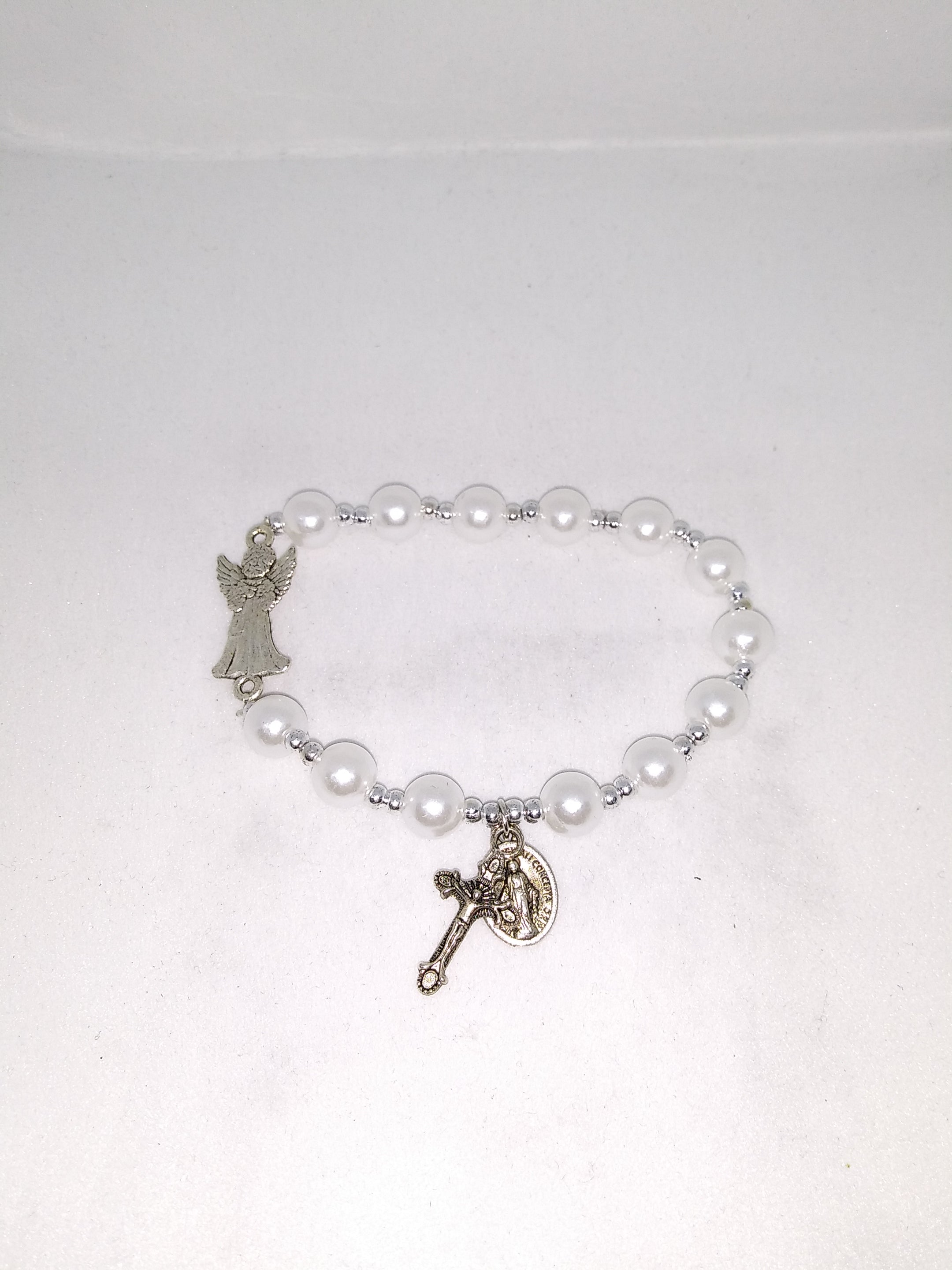 WHITE PEARL STRETCH BRACELET