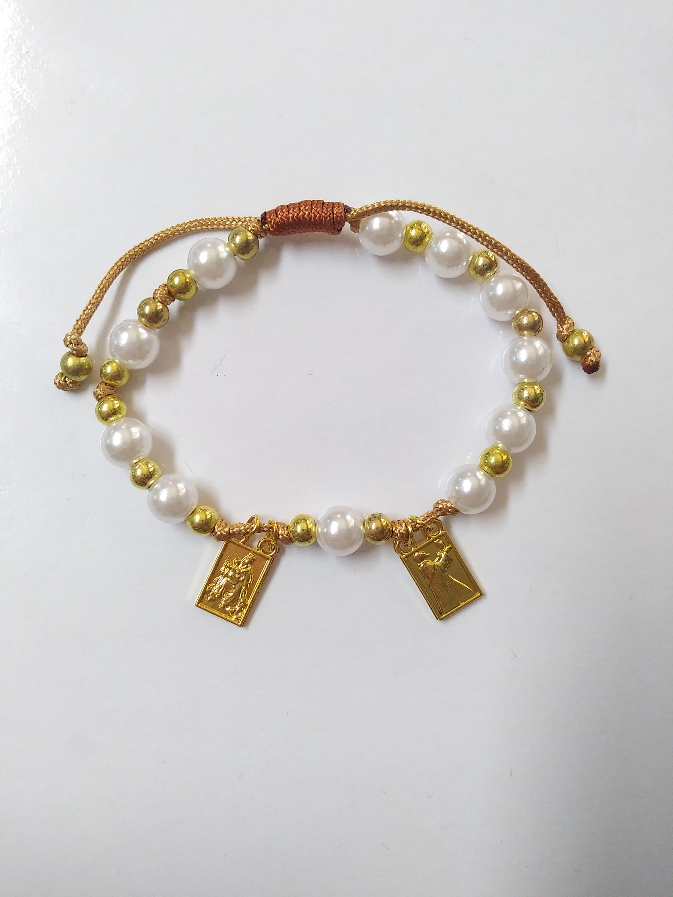Scapular Bracelet - Pearl Gold